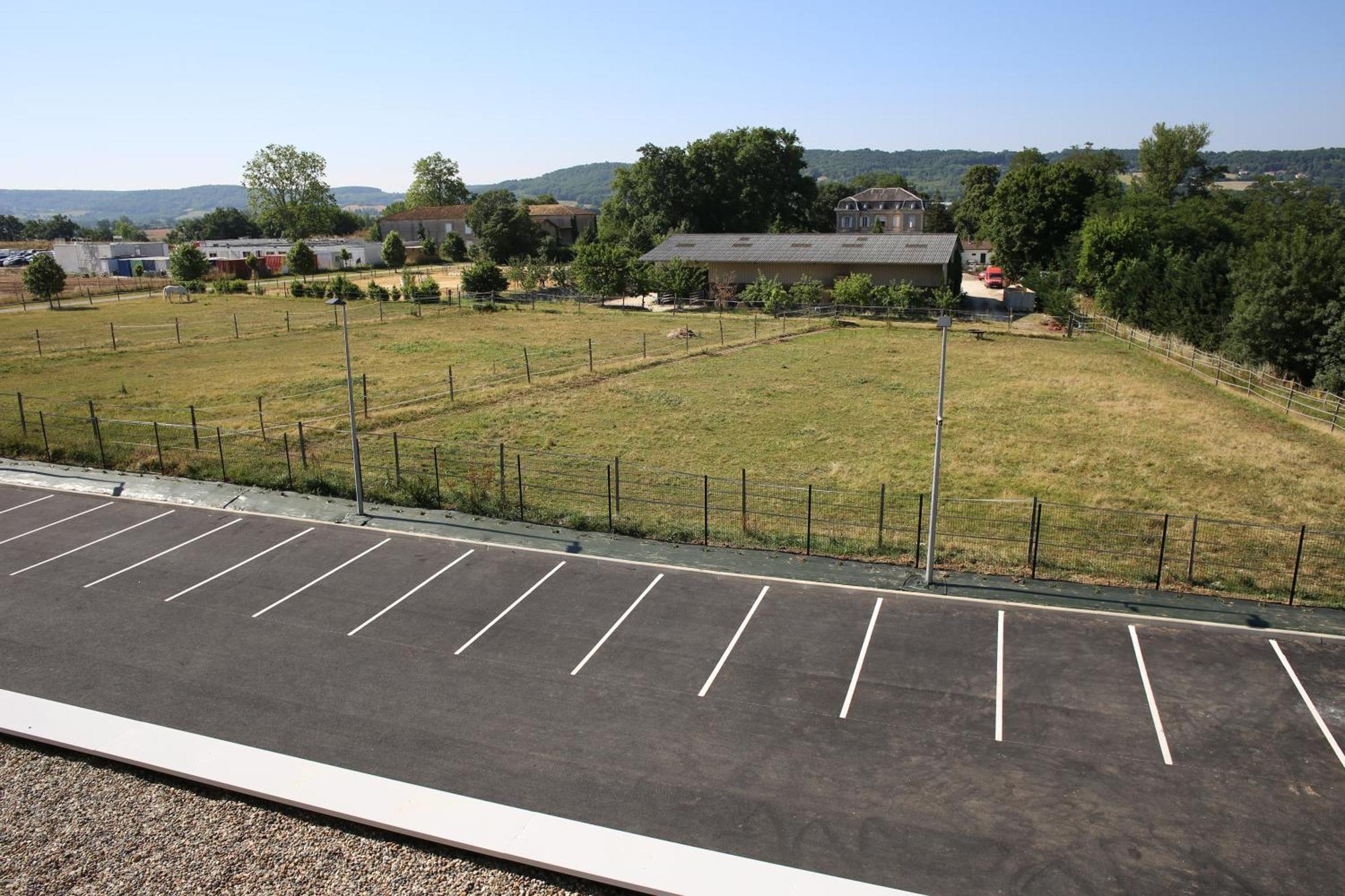 Ibis Styles Villeneuve Sur Lot Exterior foto